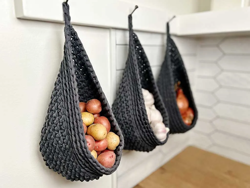 Crochet Hanging Baskets Pattern