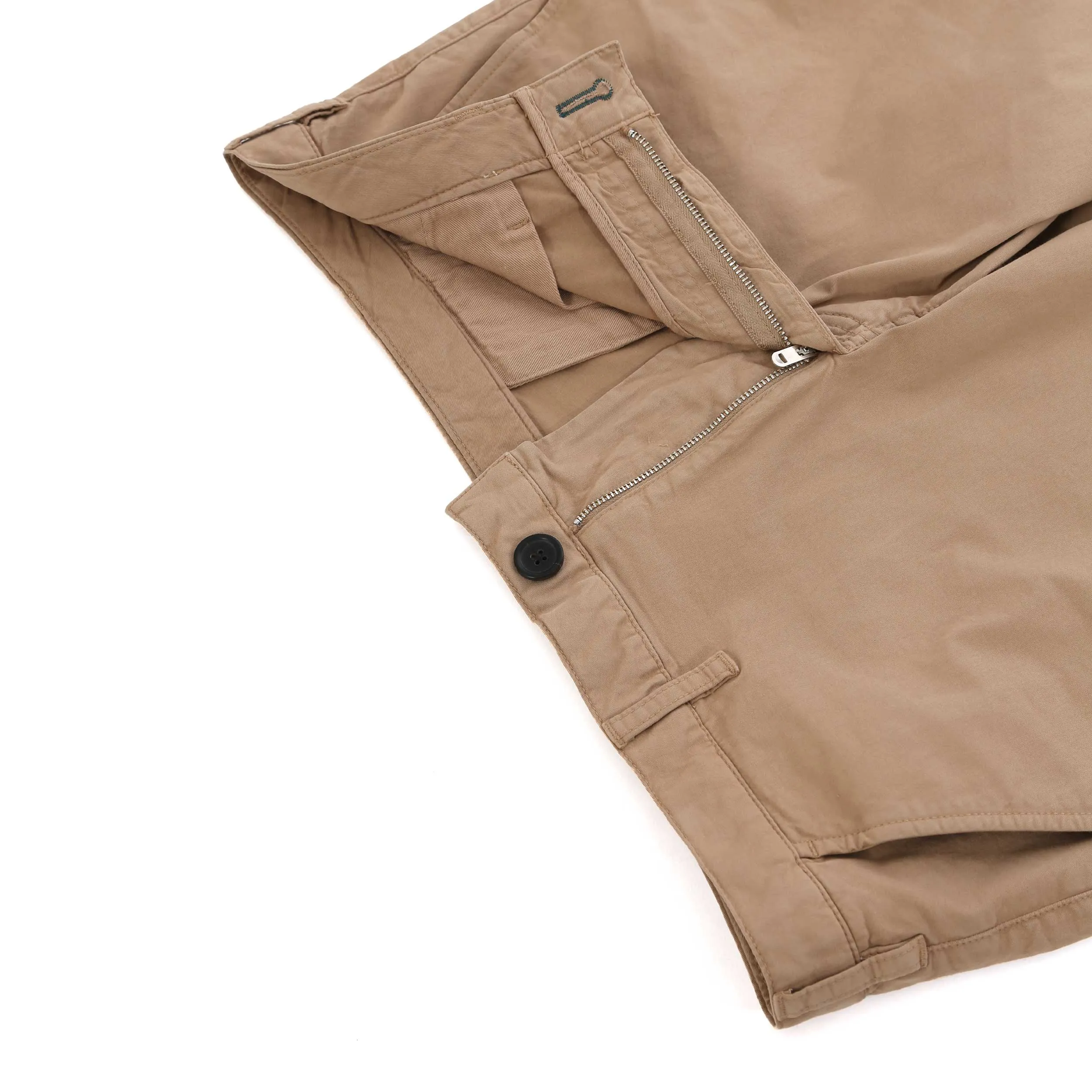 Paul Smith Casual Short in Camel